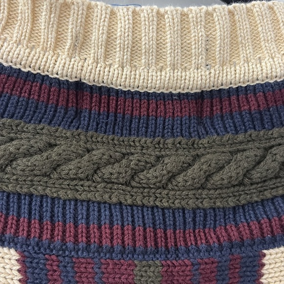 GANT Cream and Burgundy V-Neck Sweater - Mens large - 100% cotton - Picture 4 of 5